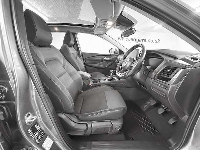 Nissan Qashqai 1.3 DiG-T MH N-Connecta 5dr