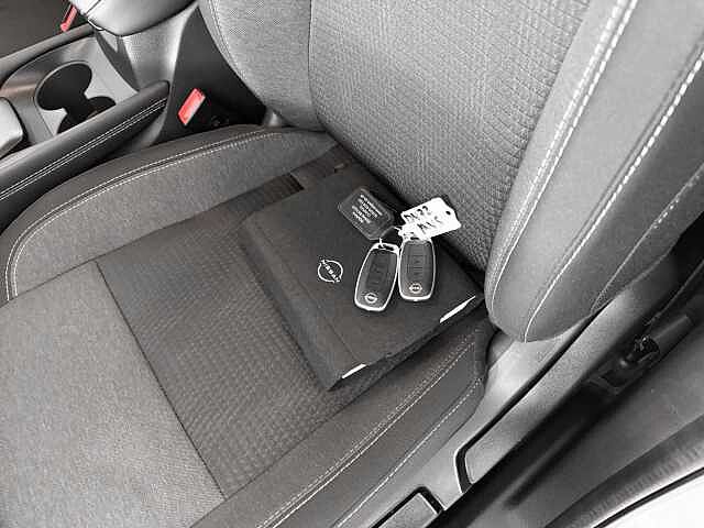 Nissan Qashqai 1.3 DiG-T MH N-Connecta 5dr