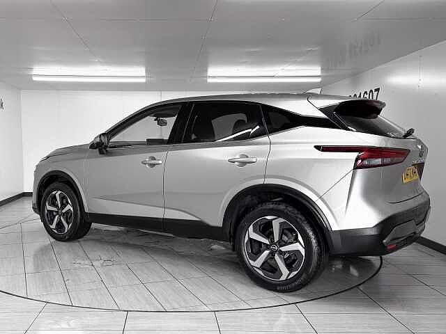 Nissan Qashqai 1.3 DiG-T MH N-Connecta 5dr