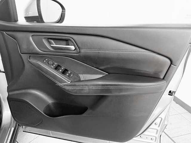 Nissan Qashqai 1.3 DiG-T MH N-Connecta 5dr