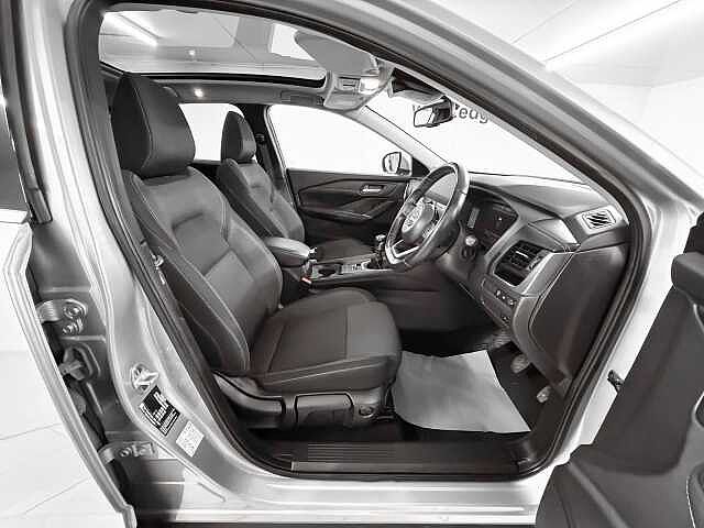 Nissan Qashqai 1.3 DiG-T MH N-Connecta 5dr