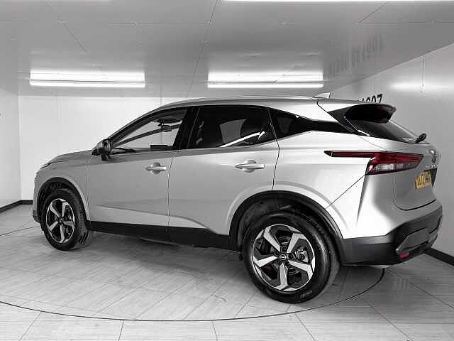 Nissan Qashqai 1.3 DiG-T MH 158 N-Connecta 5dr